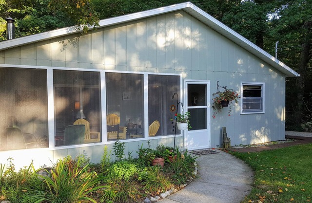 Wonderful family cottage with beautiful, huge, white sand Lake Michigan beach