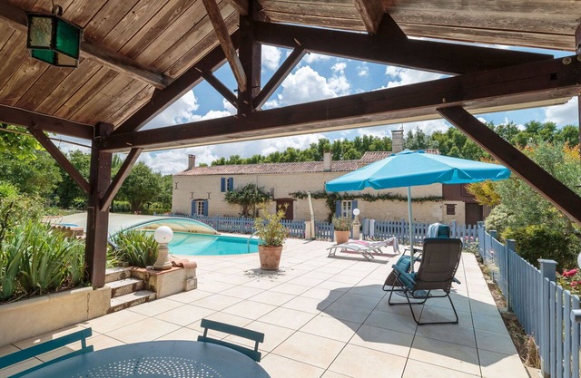 Magnifique maison de vacances privée avec piscine privée, WIFI, TV, terrasse et animaux admis