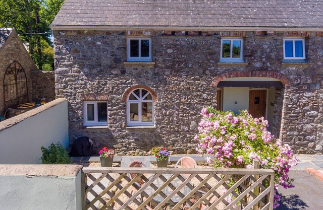 Magnifique maison de vacances, endroit paisible avec piscine intérieure chauffée
