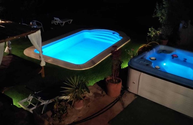 Magnifique maison avec jacuzzi, 20 'plage et une vue fantastique sur la montagne