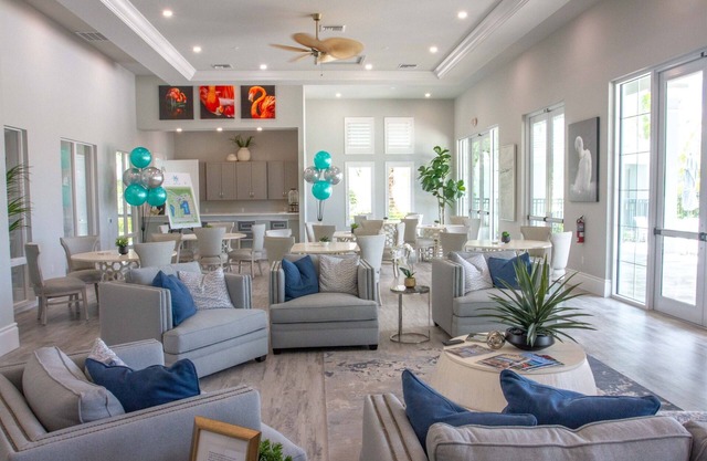 Wonderful Lakeview Condo Minutes from Marco Island