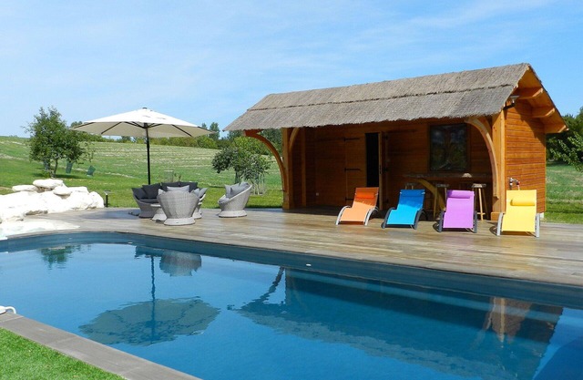 Merveilleuse maison de vacances privée avec piscine privée, WIFI, TV, terrasse et animaux admis