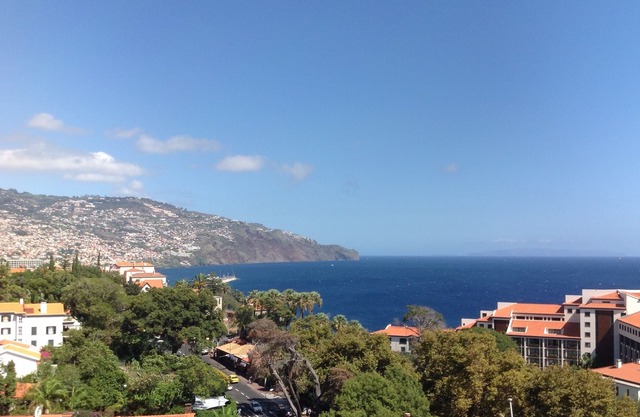 Magnifique penthouse avec de belles vues sur la baie et les montagnes