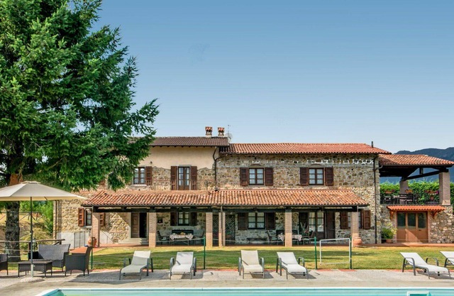 Merveilleuse maison de vacances privée avec piscine privée, WIFI, TV, animaux admis et parking