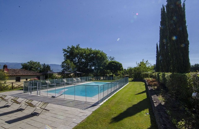 Maison de vacances privée avec bain à remous, WIFI, climatisation, piscine privée, TV