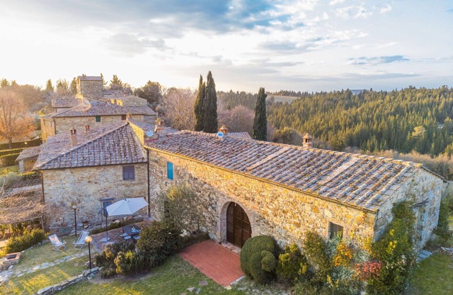 Magnifique maison de vacances privée avec piscine, WIFI, TV, terrasse, vue panoramique et parking