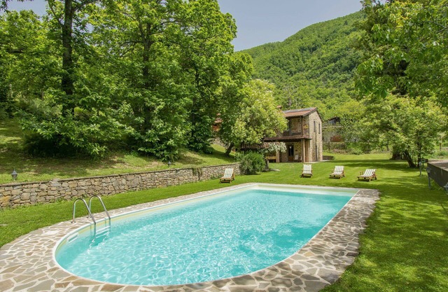 Merveilleuse maison de vacances privée avec piscine privée, WIFI, TV, terrasse et animaux admis