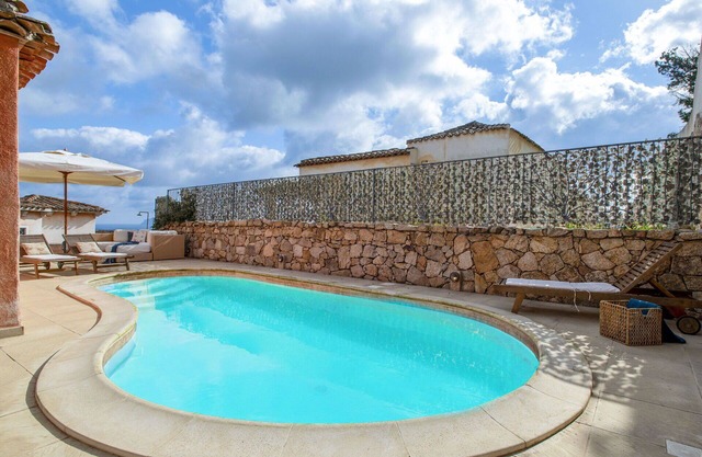 Belle maison de vacances privée avec climatisation, WIFI, piscine privée, TV, terrasse, parking