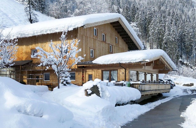 Merveilleuse maison de vacances privée pour 20 personnes avec WIFI, TV et terrasse
