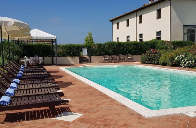 Maison de vacances privée avec sauna, climatisation, WIFI, bain à remous, piscine, TV, patio
