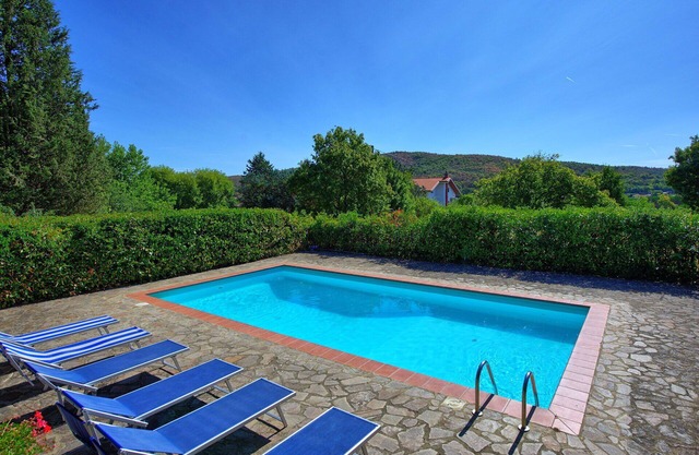 Belle maison de vacances privée avec piscine privée, WIFI, TV, balcon et vue panoramique