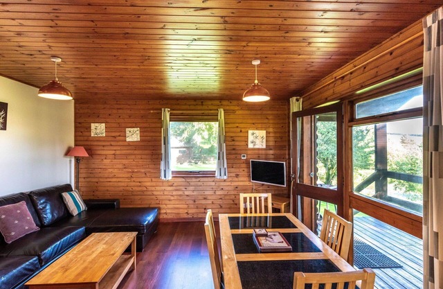 Belle maison de vacances privée avec bain à remous, WIFI, TV, patio, vue panoramique, parking