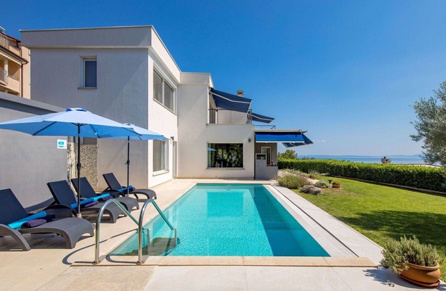Magnifique maison de vacances privée avec WIFI, climatisation, piscine privée, TV et terrasse