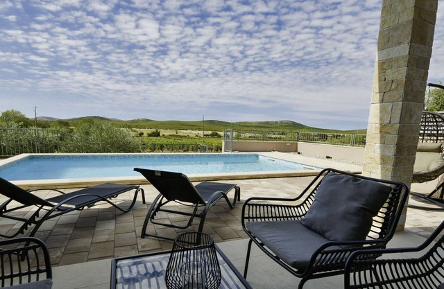 Wonderful private villa for 8 guests with A/C, WIFI, private pool, TV, terrace and parking