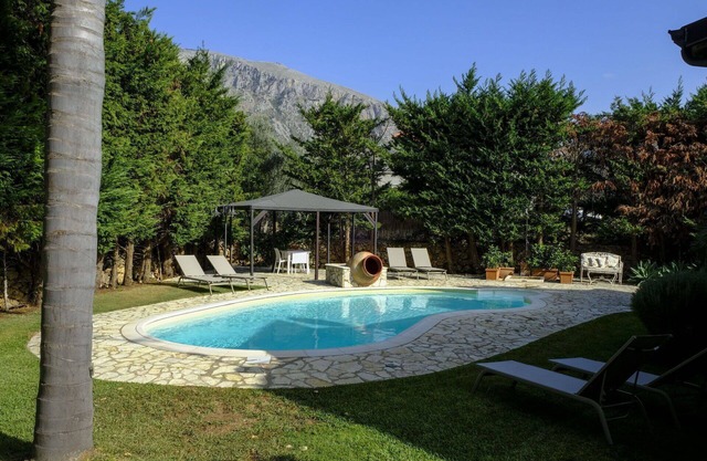 Magnifique maison de vacances privée avec WIFI, climatisation, piscine privée, TV, patio, parking