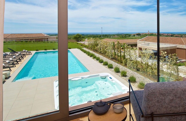 Maison de vacances privée avec piscine privée, WIFI, climatisation, bain à remous, TV, terrasse