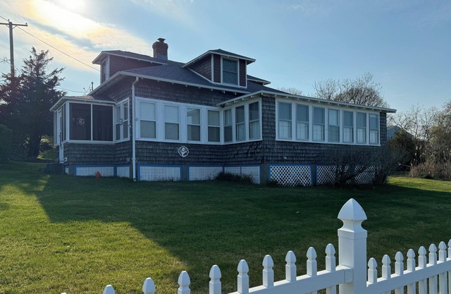 Magnifique Cottage Prudence Island avec vue à 180 degrés sur la baie de Narragansett