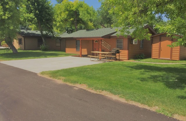 2 Bedroom Cottage Q/Q Beds
