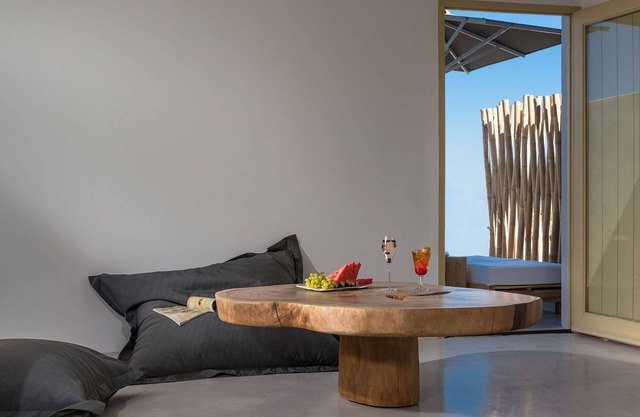 Wonderful Santorini Villa | 4 Bedrooms | Villa Olivia | Modern Furnishing & Private Infinity Pool & Caldera & Sunset View| Imerovigli