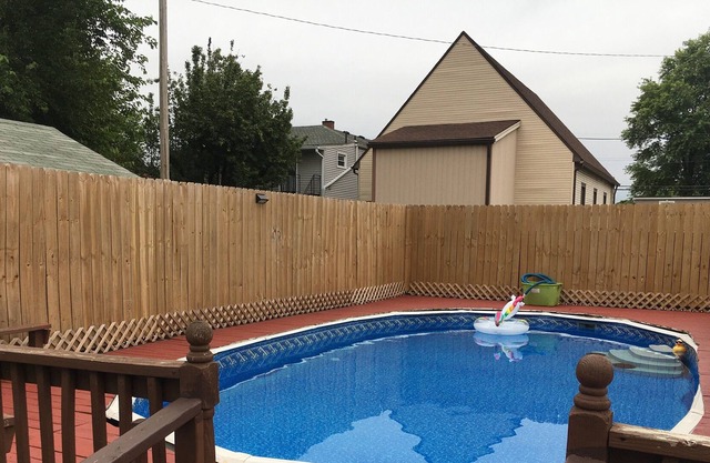 Séjour merveilleux, piscine extérieure, bain à remous, sauna, 3 lits, 2 salles de bain