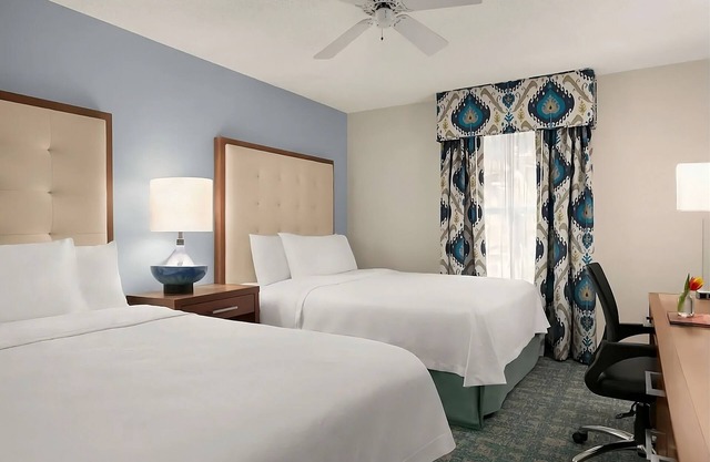 Wonderful Vacation Stay! FREE Breakfast and Parking, Near Eagle Ridge Golf Club!
