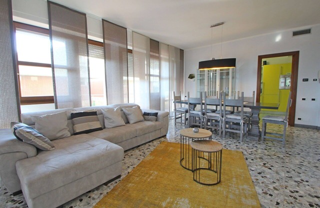 Maison de vacances avec WIFI, TV, terrasse, vue panoramique, parking, près de Forte Dei Marmi
