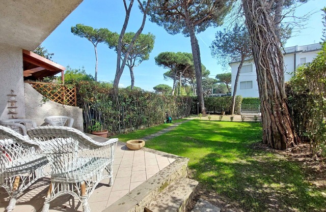 Maison de vacances avec climatisation, WIFI, TV, véranda, parking, près de Forte Dei Marmi