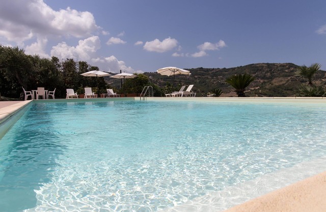 Magnifique villa avec piscine en position panoramique aux portes du Cilento