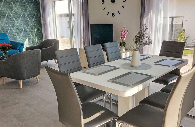 Merveilleuse maison de vacances pour 6 personnes avec WIFI, TV, terrasse, animaux admis et parking
