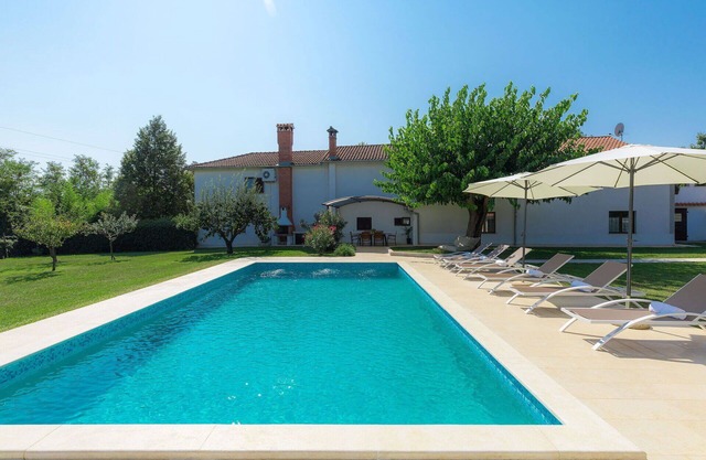 Maison de vacances avec climatisation, piscine privée, WIFI, terrasse, animaux admis, parking