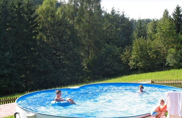 Agréable appartement pour 6 personnes avec piscine privée, WIFI, TV, balcon et parking
