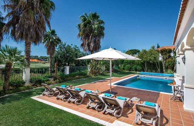 Merveilleusement élégant et luxueux Villa, piscine chauffée, jardins, Architecte d'intérieur
