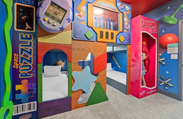 Wondrous Wonderland | A dream escape on I-Drive - theme RMs, PVT pool, theater