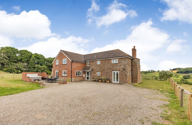 Wood Cottage, TENBURY WELLS
