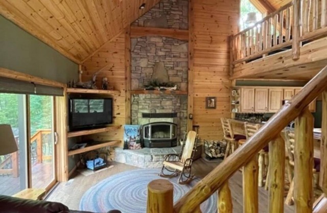Wood Haven Lodge / Animaux domestiques / Location de lac Nelson / ponton