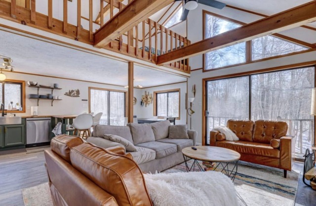 Wooded Retreat in Poconos Mountain Resort w/ Firepit and Kayaks!