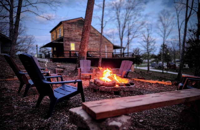 Saltbox Cabin at Nolin Lake, near the boarder of Mammoth Cave National Park!