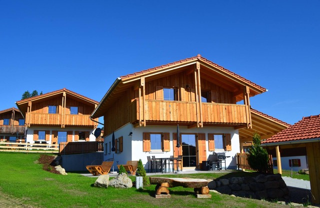 Wooden chalet with sauna in an idyllic location on the edge of the forest, fantastic view