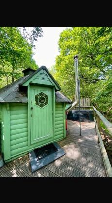 Woodland Cabin with Private Hot Tub