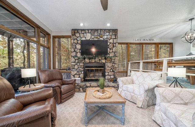 Woodland Escape Lake Ouachita Mtn Harbor Sleeps 10