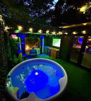 Woodland Escapes Glamping - Utopia