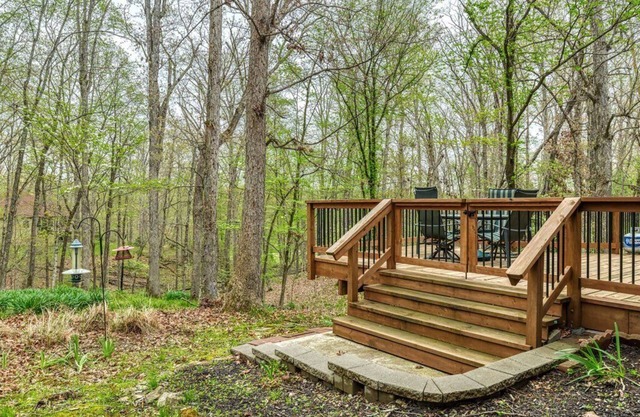 Woodland View by Sarah Bernard Chalets, House near Golf Course and Aspen Center