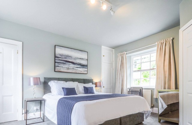 Woodleigh - sleeps 8 guests in 4 bedrooms