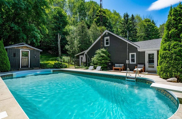 Woodski Mountain Retreat w/Pool & 3+ Private Acres