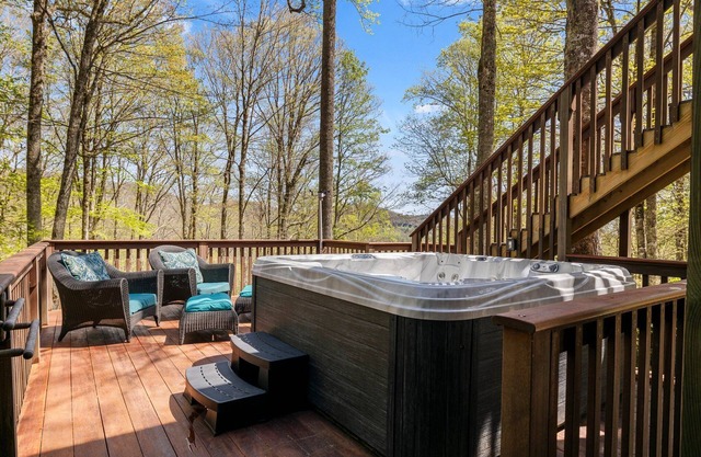 Woodsong at Wolf Laurel Resort - newly renovated cabin