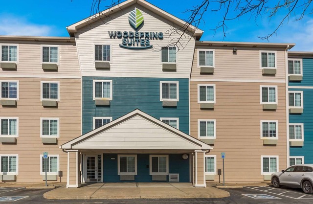 WoodSpring Suites Evansville East
