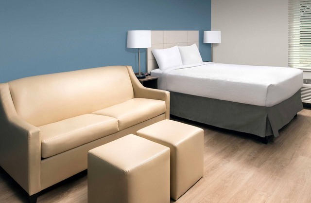 Woodspring Suites Wilmington Riverfront