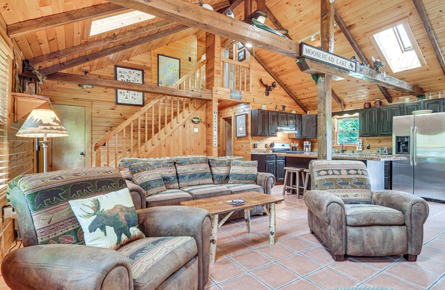 Woodsy Beaver Cove Cabin w/ Deck & Fire Pit!