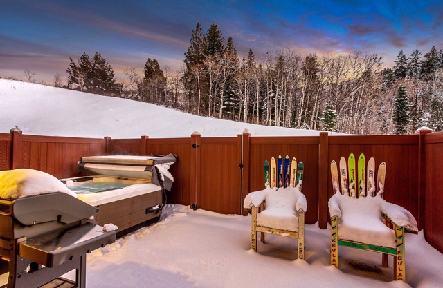 Woodward Luxury - Hot Tub! Trails/Nature from the back patio