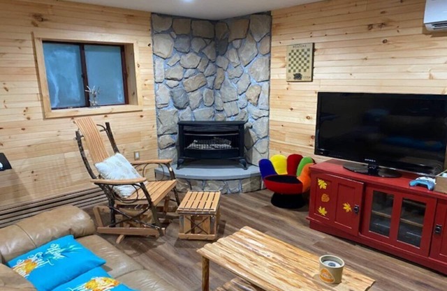 Woody Retreat Intimate Chalet + Oak Sauna